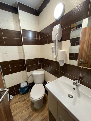 Bathroom 4, Hotel Max, Praha 14
