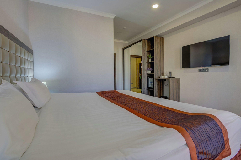 Bedroom 2, Hotel Lulu, Bishkek