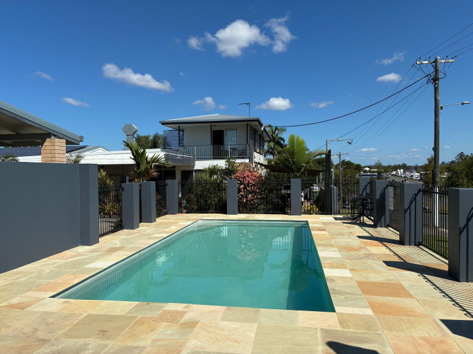 Sport & Beauty 4, Shady Rest Motel, Cooloola - Gympie only
