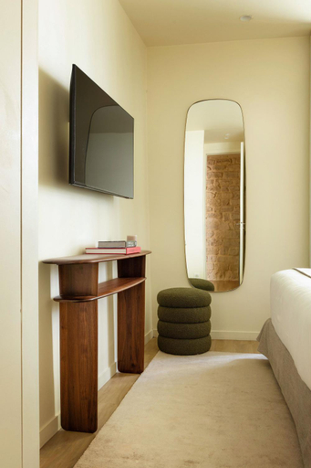Bedroom, Spacious apartment -3BR/8P- Moulin Rouge, Paris