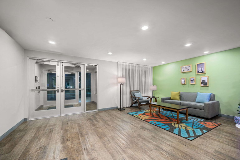 Public Area, Woodspring Suites Dearborn Detroit, Wayne