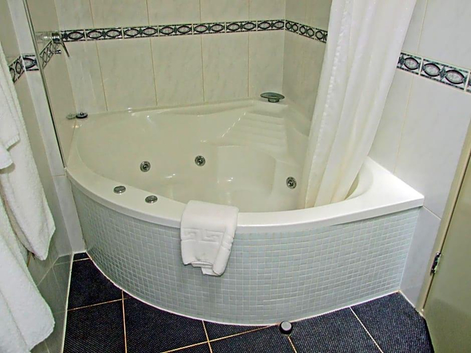 Bathroom, Airport Motel Wellington, Wellington
