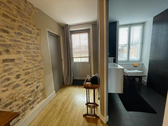 Others 3, MA CHAMBRE A SAINT AMOUR, Saône-et-Loire