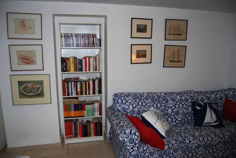 Others 4, Charming Holiday House Antique, Sleeps 7, Preko
