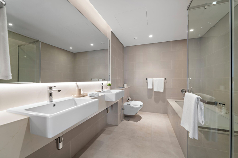 Bathroom 4, 2BR M CF7B Pet Friendly Stay, Dubai