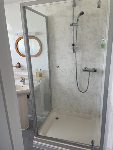 Bathroom 4, Bryn Noddfa, Gwynedd