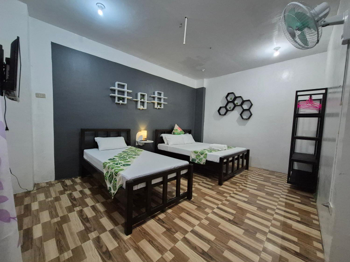 Others 5, Alec Lodge, Coron