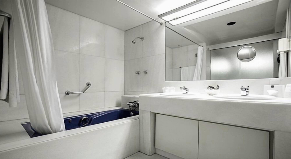 Bathroom 5, Hotel Solverde Spa and Wellness Center, Vila Nova de Gaia