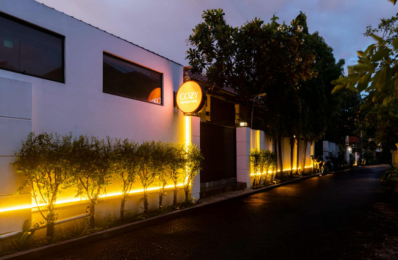 Exterior & Views
