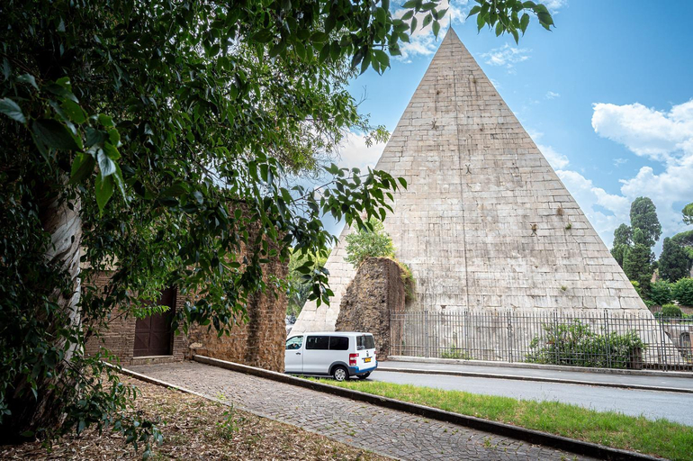 Others 3, Domus Piramide, Rome
