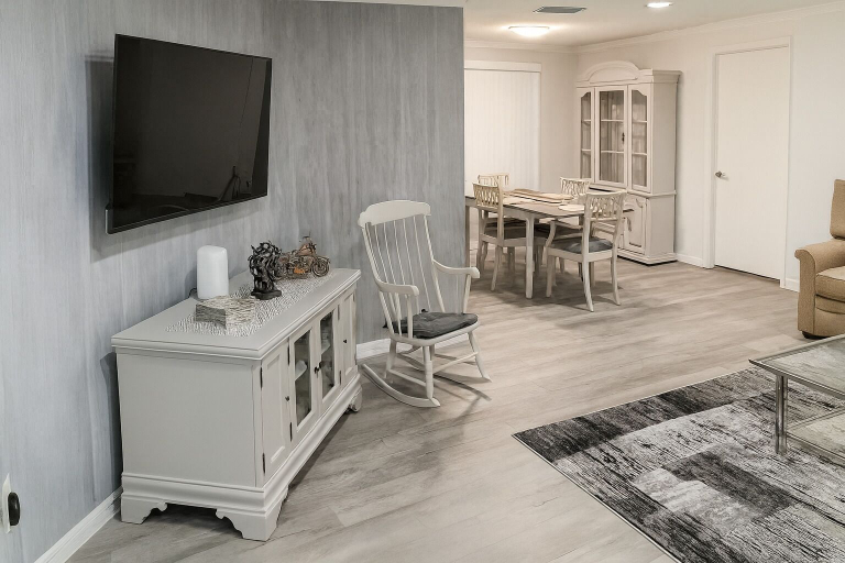 Living area 4, Spacious Family Retreat Port Charlotte, Charlotte