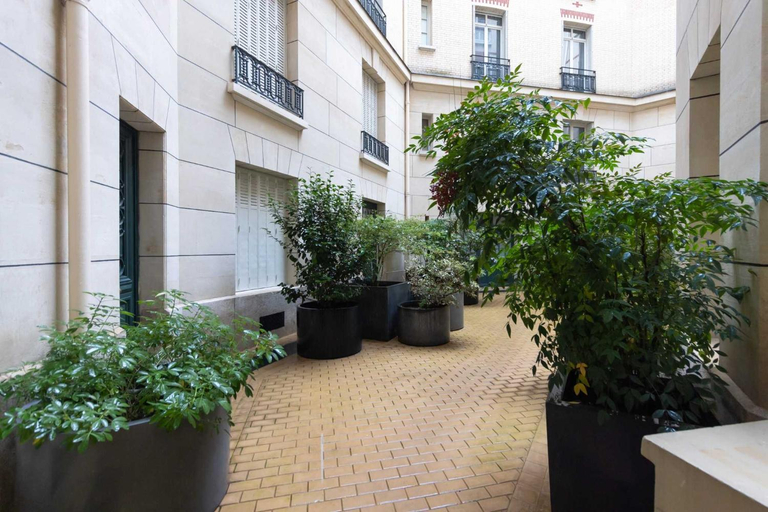 Others 5, Superb apartment with terrace 2BR 4P Trocadero, Paris