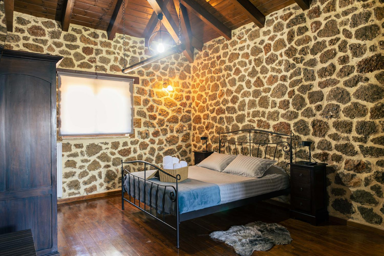 Bedroom 2, Filiantra Suites, Peloponnese