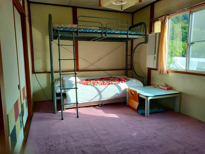 Bedroom 2, Guest House Shiroikiseki, Toyama
