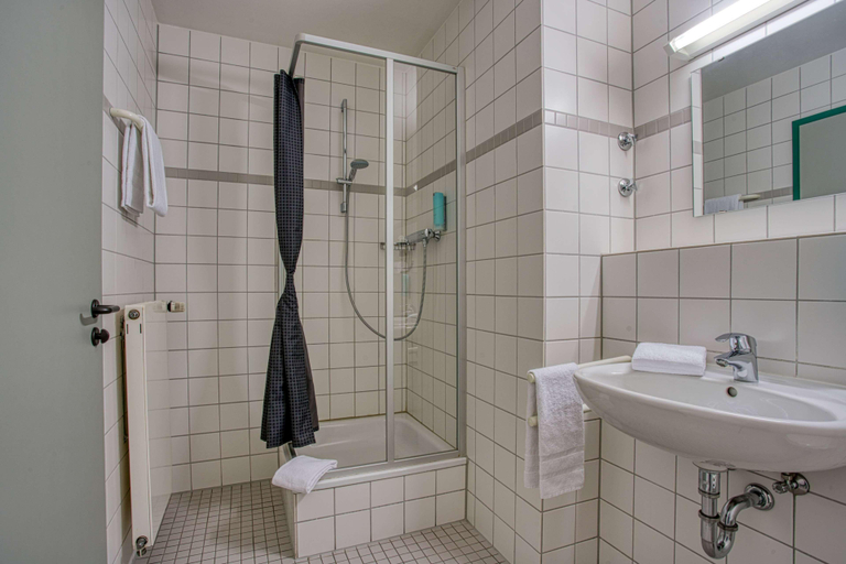 Bathroom 4, Centro Hotel Boblingen, Trademark Collection By Wy, Böblingen