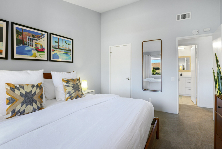 Room 3, Gated Urban Palm Escape, Riverside
