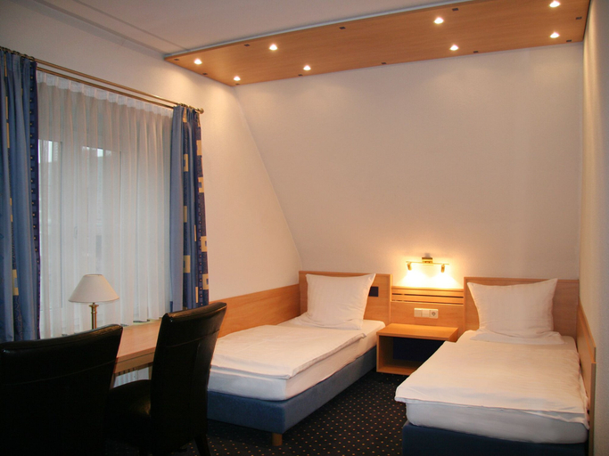Bedroom 4, Hotel Krone, Freudenstadt