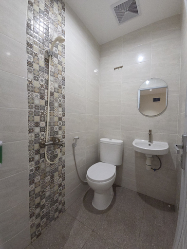 Bathroom, Hello Inn permata hijau, Semarang