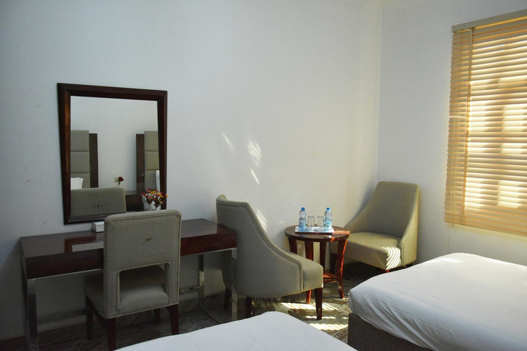 Bedroom 3, ROYAL SUITE HOTEL APARTMENT, Saham