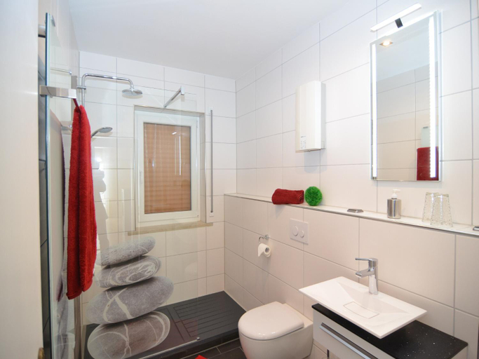 Bathroom 3, Wohnung in Burggrub mit Sauna und Garten, Kronach