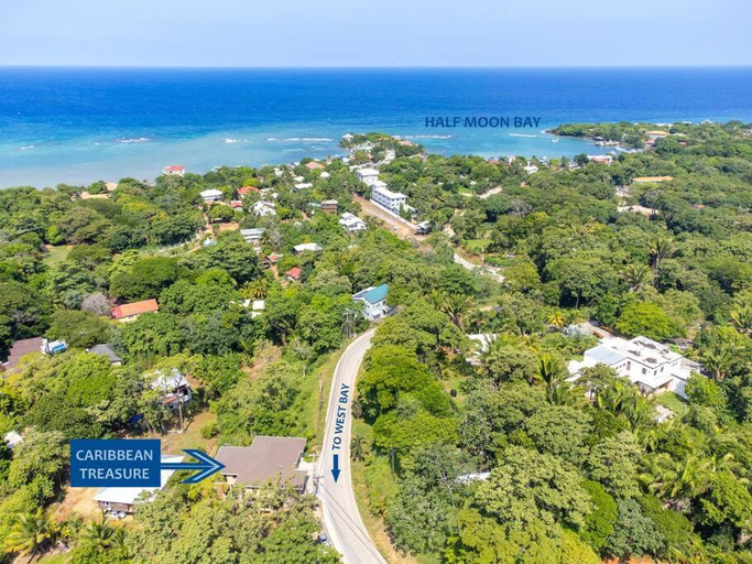 Others 2, Luxury 3 Bdrms villa with private-pool and full-concierge, Roatán
