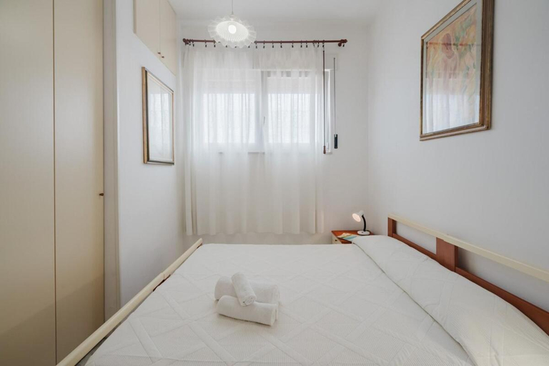 Bedroom 2, Breathtaking seaview apartment in Porto Torres, Sassari