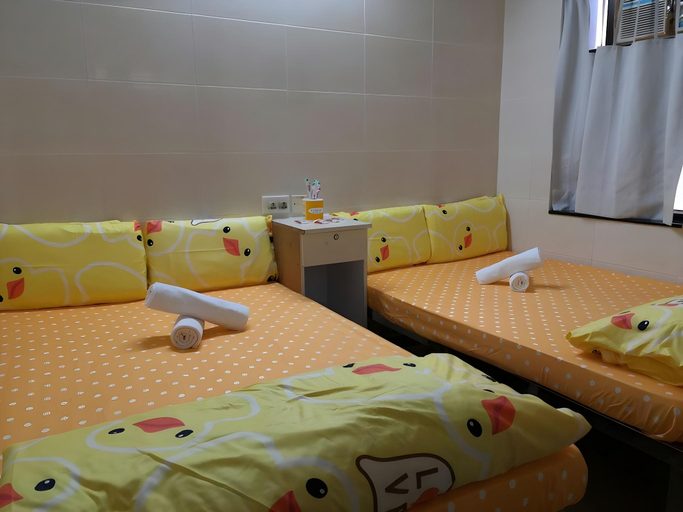 Bedroom 4, New Yan Yan Guest House reception 9th floor Flat E4 E6, Kowloon