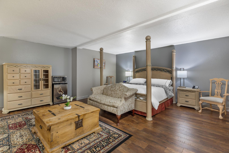 Bedroom 2, HOTEL FUZION INN & SUITES, Albany