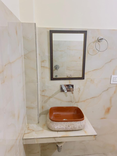 Bathroom 2, Hotel Kesri paradise, Kullu