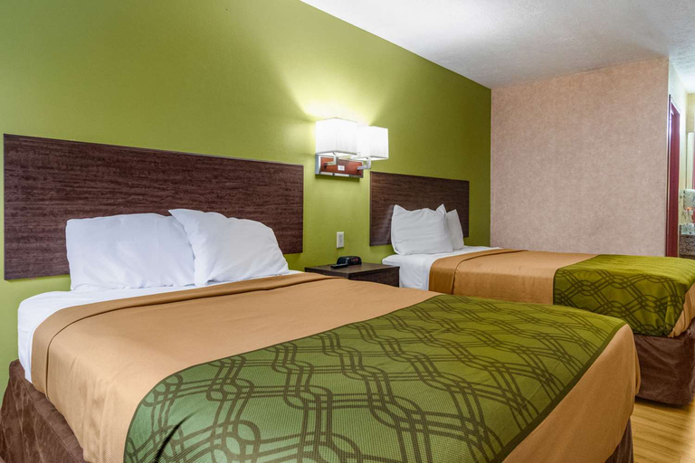 Bedroom 2, Econo Lodge Kent - Akron West, Portage