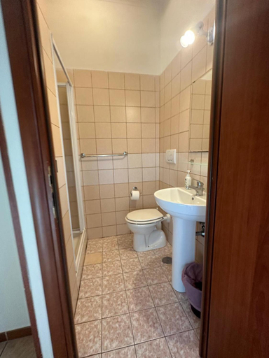 Bathroom 3, Near Termini station, Rome