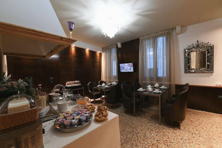 Food & Drinks 5, Locanda Leon Bianco on the Grand Canal, Venezia