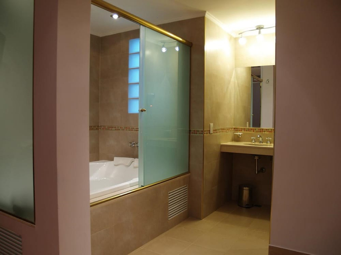 Bathroom 3, Hotel El Cabildo, Distrito Federal