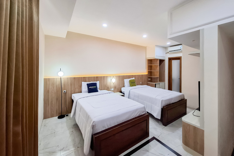 Bedroom 4, Urbanview Hotel Syariah SieKemboe Near Alun-Alun Jepara, Jepara