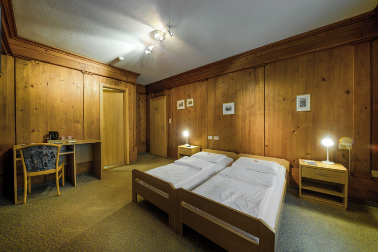 Bedroom 2, POSCHIAVO Suisse Hotel, Bernina