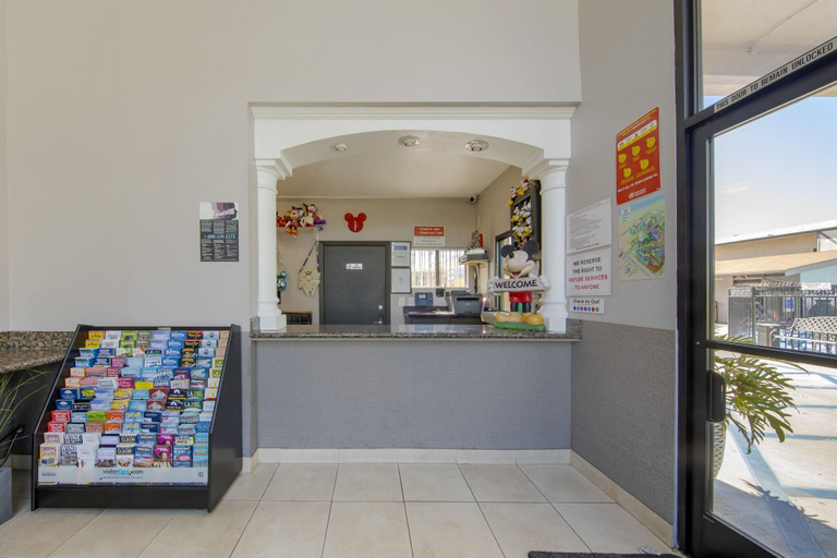 Public Area 2, Anaheim Discovery Inn & Suites, Orange