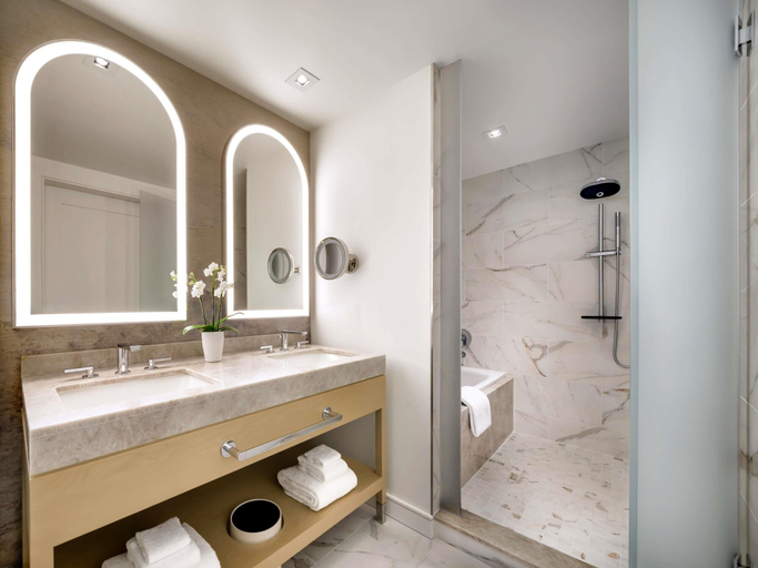 Bathroom 5, Fairmont Breakers Long Beach, Los Angeles