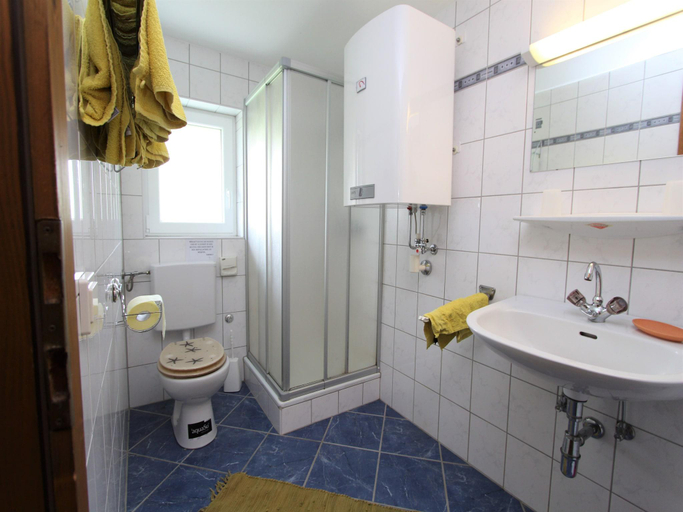 Bathroom 4, Farmhouse in Fresach near Ski Slopes, Villach Land