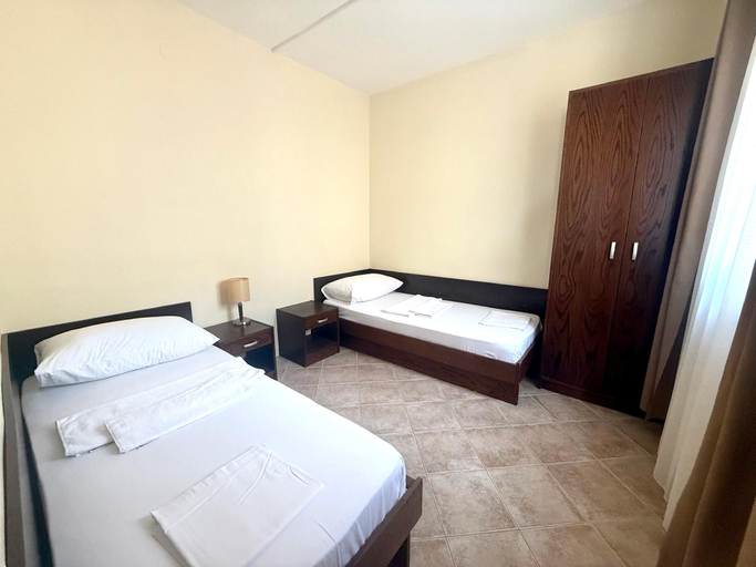 Bedroom 2, Hotel Priscapac Resort & Apartments, Blato