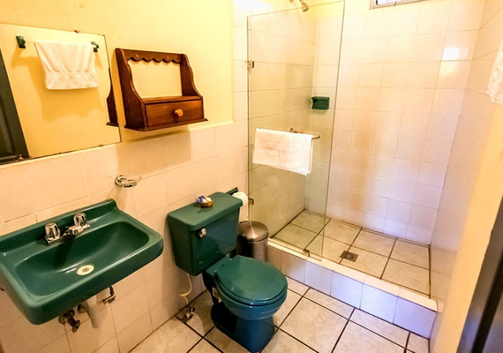 Bathroom 3, Hotel Sak'cari El Amanecer, NA