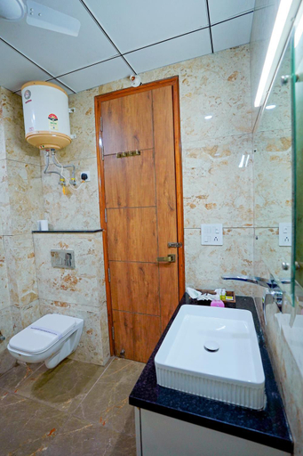 Bathroom 4, Hotel Maharaja Palace Near Medanta Medicity, Gurgaon