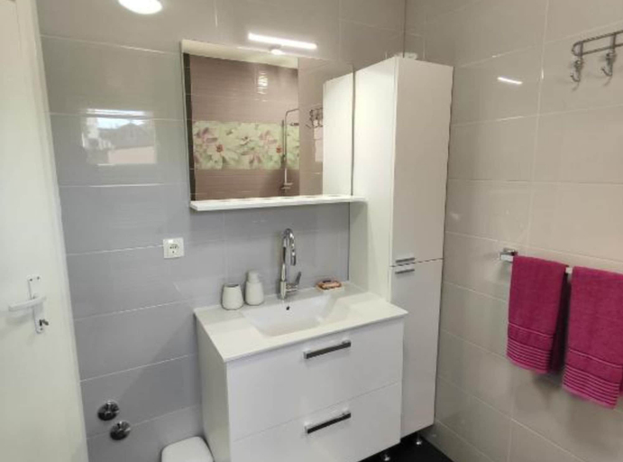 Bathroom 4, Holiday House Emma, Šibenik