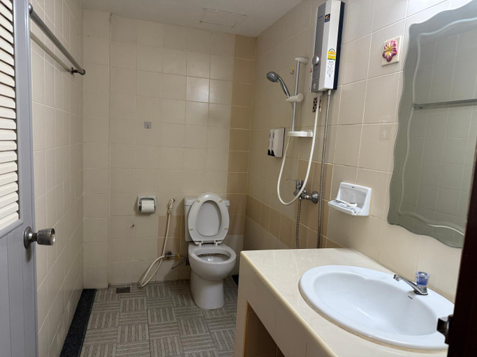 Bathroom 4, Hua Lin Inn, Muang Chiang Mai