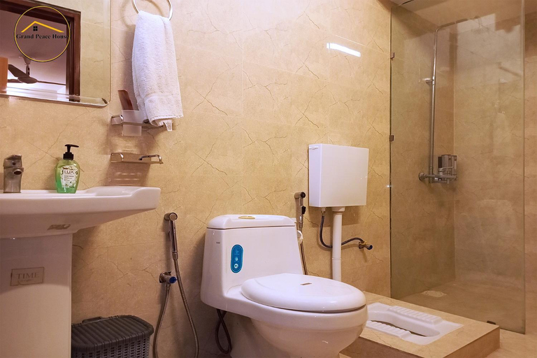 Bathroom 4, Grand Peace House II, Islamabad