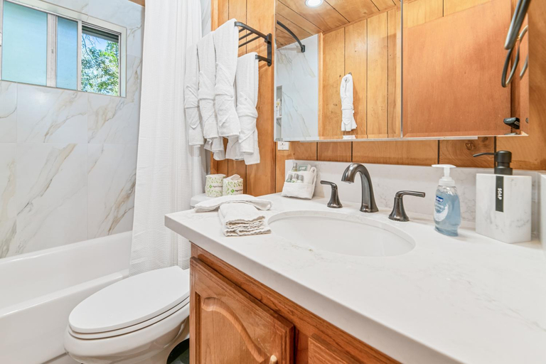 Bathroom, The Oasis Chalet, San Bernardino