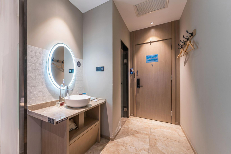 Bathroom 3, Qingdao Elegance Hotel, Qingdao