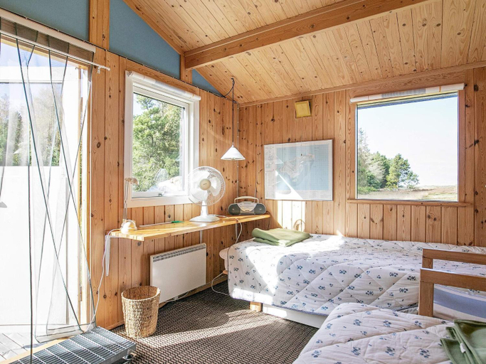 Bedroom 2, person holiday home in Laeso, Læsø