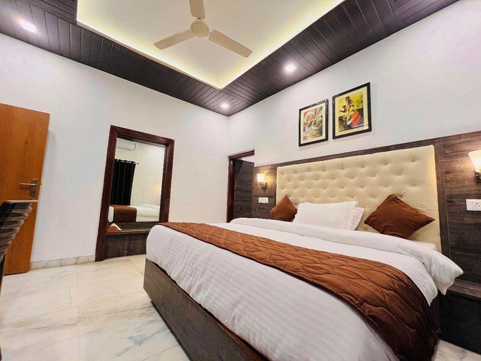 Bedroom 2, Hotel Gulmarg Residency, Sirohi