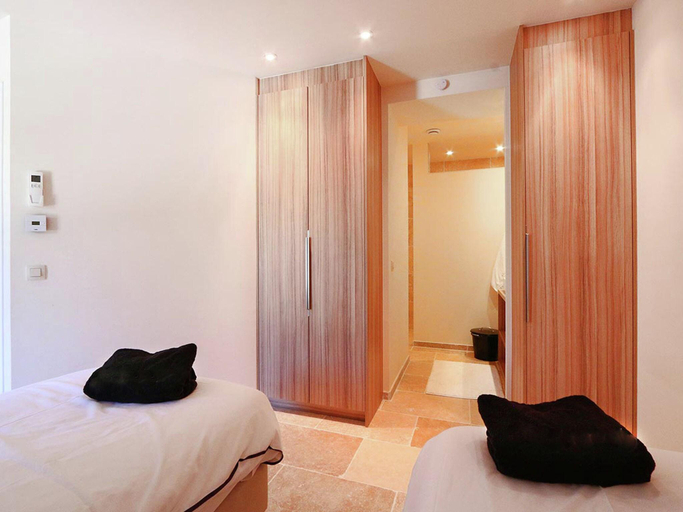 Bedroom 3, Cozy Escape in Villeseque, Aude