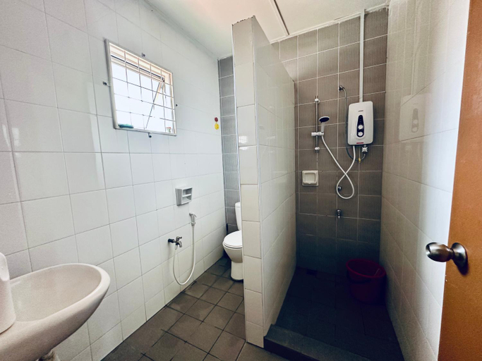 Bathroom 3, Macagawa Homestay, Tawau